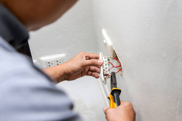 Best Affordable Emergency Electrician  in Windsor, VA